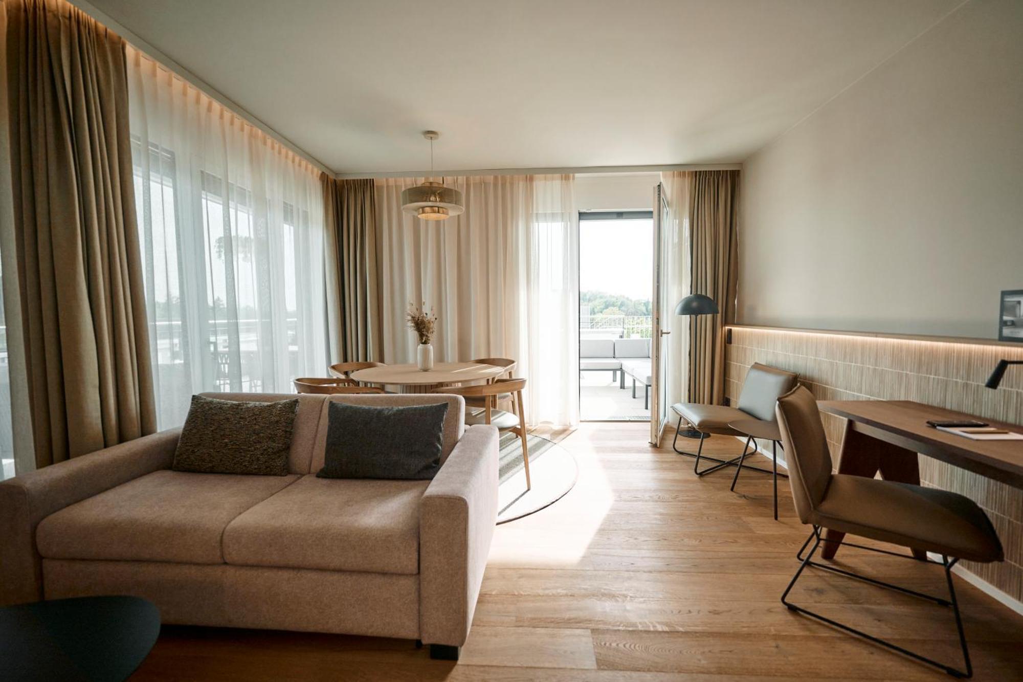 Nouri Hotel Бад Кроцинген Стая снимка A suite at the Hotel