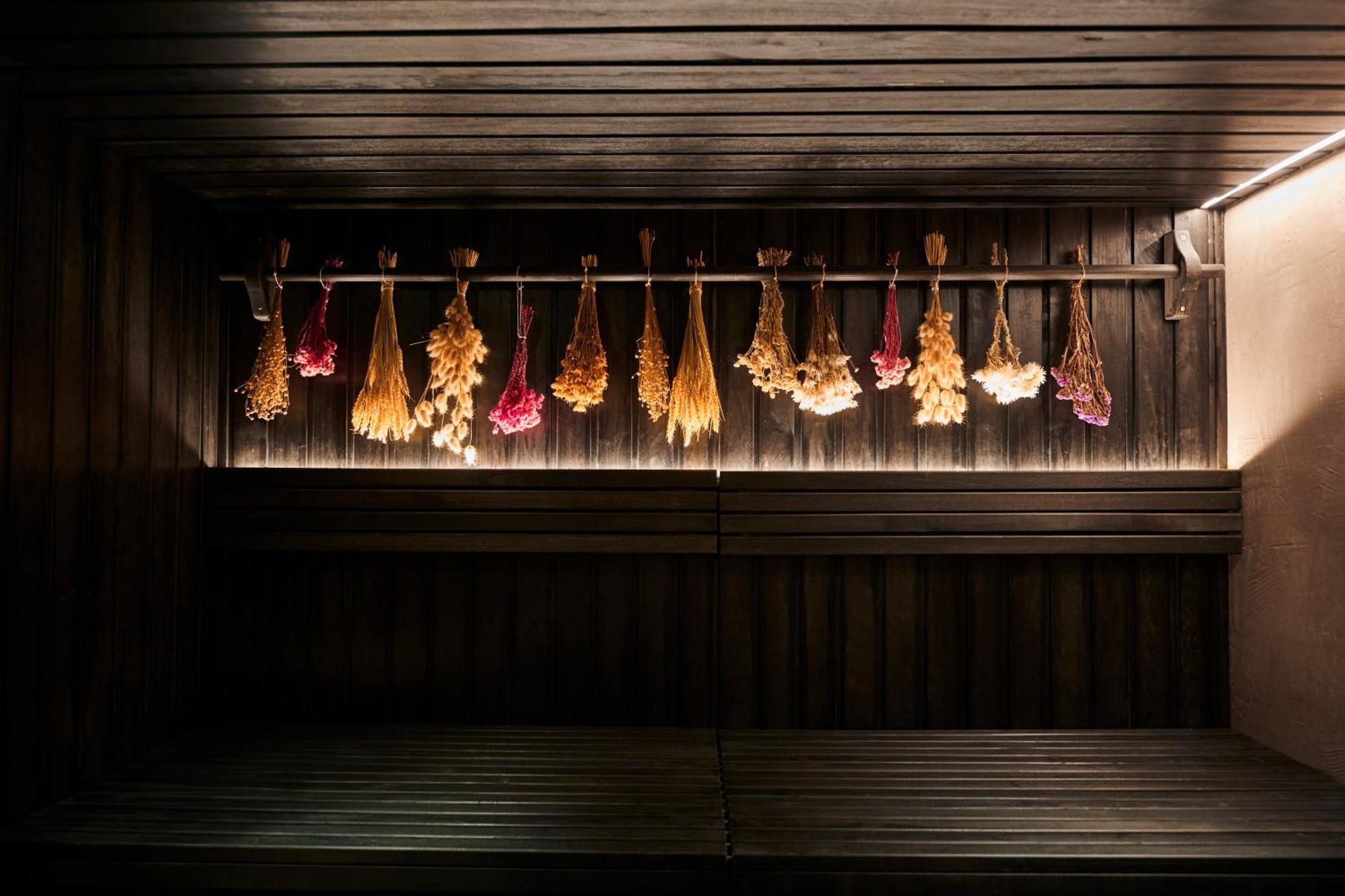 Nouri Hotel Бад Кроцинген Екстериор снимка Sauna accessories